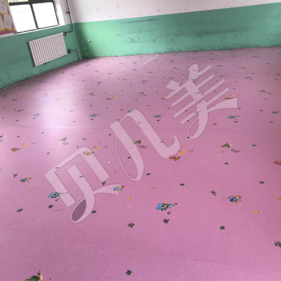 PVC幼兒園地板，一款性?xún)r(jià)比高的地板！